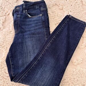 Good American- Women's Dark Wash Blue Jeans - Classic Slim Fit